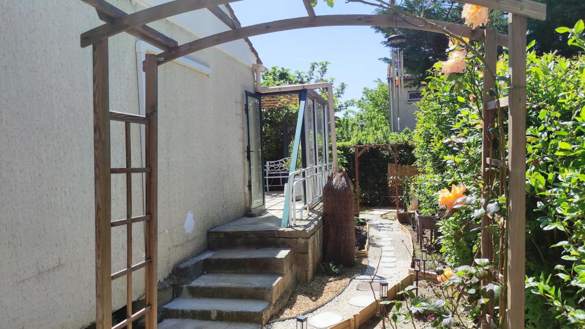Le Jardin Des Rocailles - Villa 4 Chambres Climatisee Avec Piscine A Deux Pas D'Avignon Villeneuve-les-Avignon Exterior photo