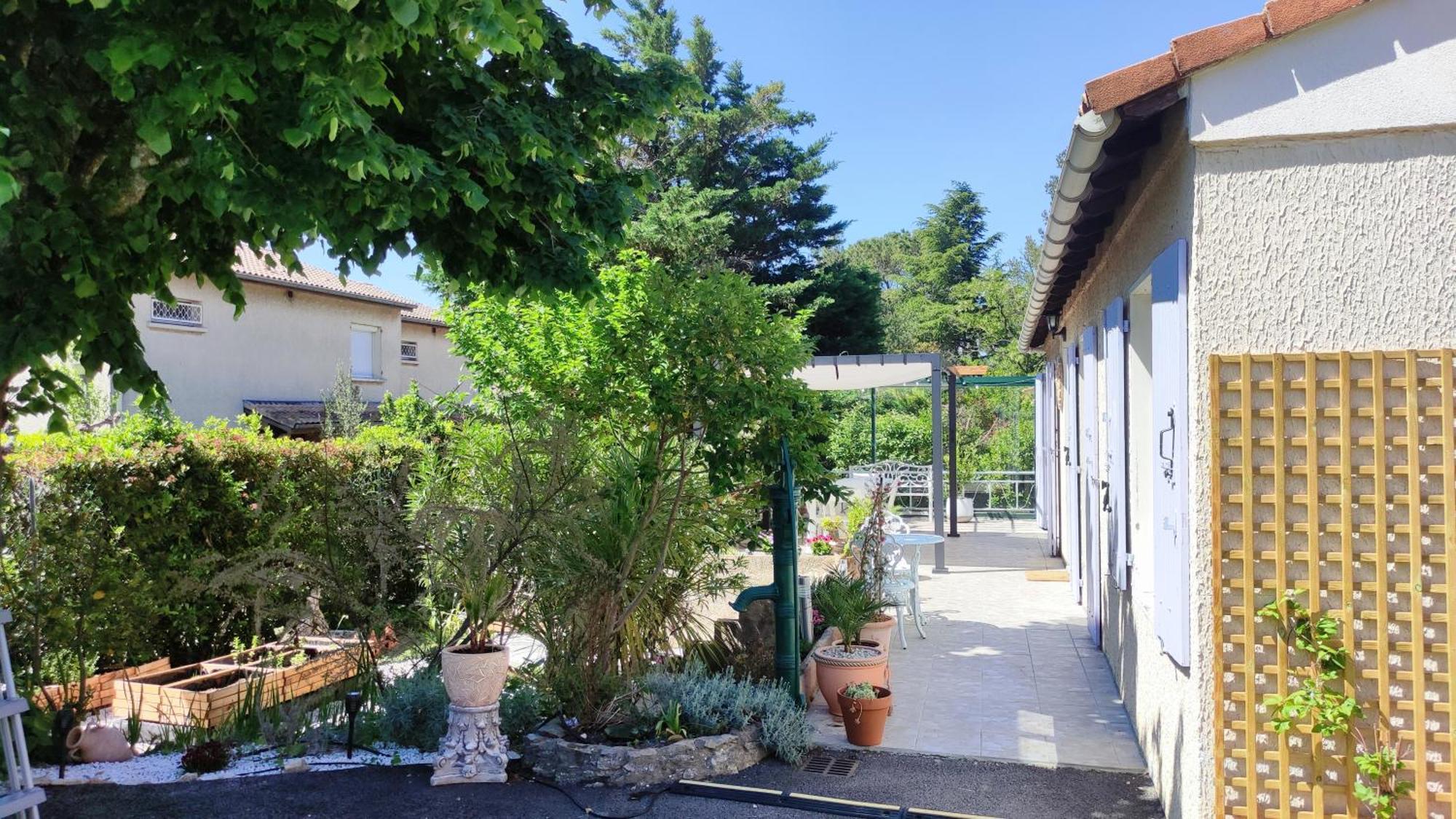 Le Jardin Des Rocailles - Villa 4 Chambres Climatisee Avec Piscine A Deux Pas D'Avignon Villeneuve-les-Avignon Exterior photo